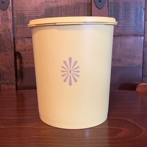 Vintage Harvest Gold 807-4 & 808-4 Tupperware